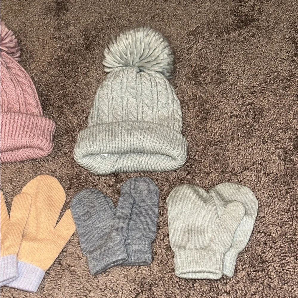 Baby/toddler girl beanie pompom hat & gloves bundle!